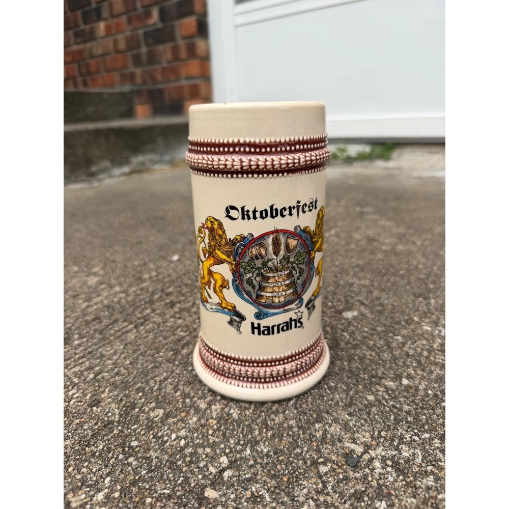 Vintage Harrahs Oktoberfest Ceramic Beer Stein Mug‎ Lion Crest Cream Red